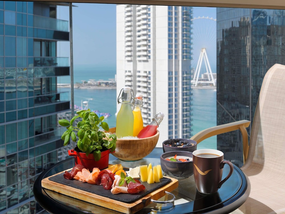 Mövenpick Hotel Jumeirah Beach — Hotel rooms in Dubai