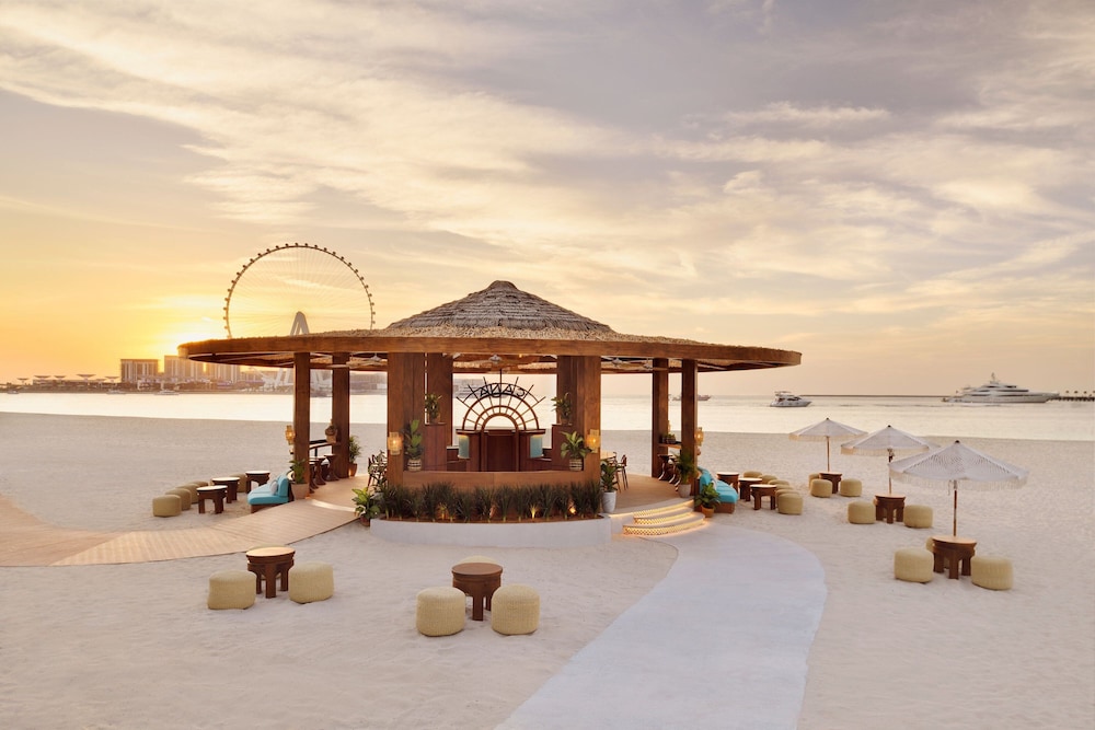 The Ritz-Carlton, Dubai — Restaurant & bars in Dubai