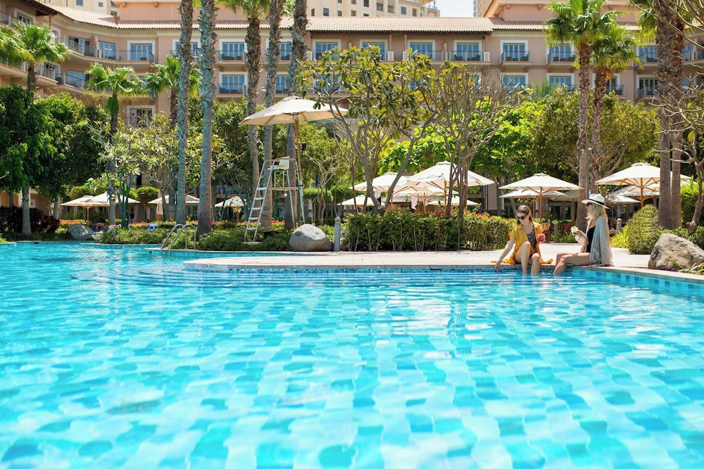 The Ritz-Carlton, Dubai — Swimming pool in Dubai