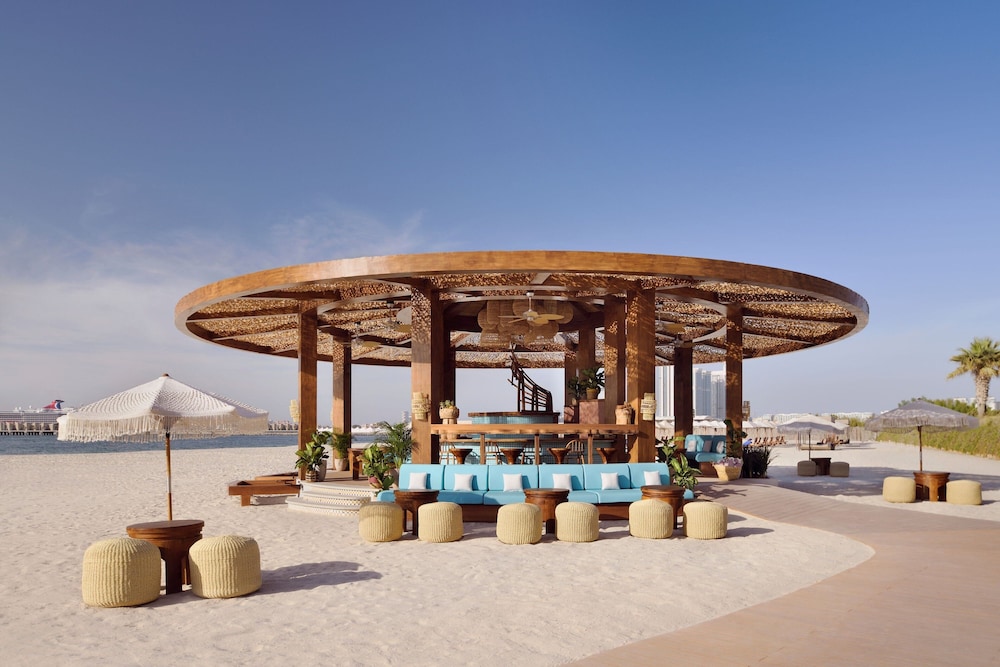 The Ritz-Carlton, Dubai — Restaurant & bars in Dubai