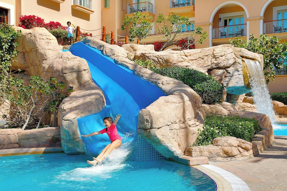 The Ritz-Carlton, Dubai — Swimming pool in Dubai