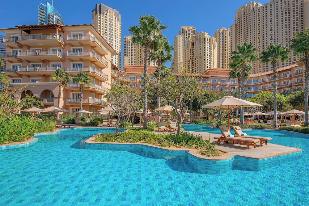 The Ritz-Carlton, Dubai — Swimming pool in Dubai