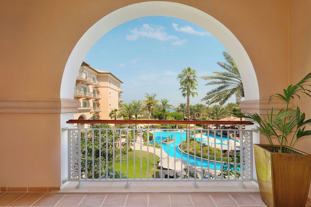 The Ritz-Carlton, Dubai — Swimming pool in Dubai