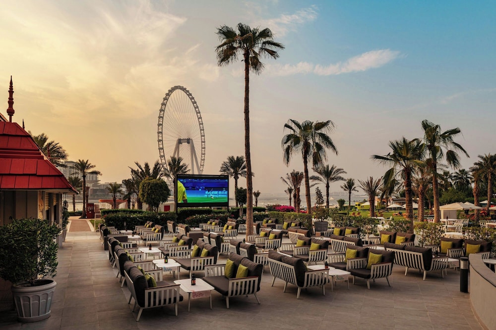 Sheraton Jumeirah Beach Resort — Restaurant & bars in Dubai