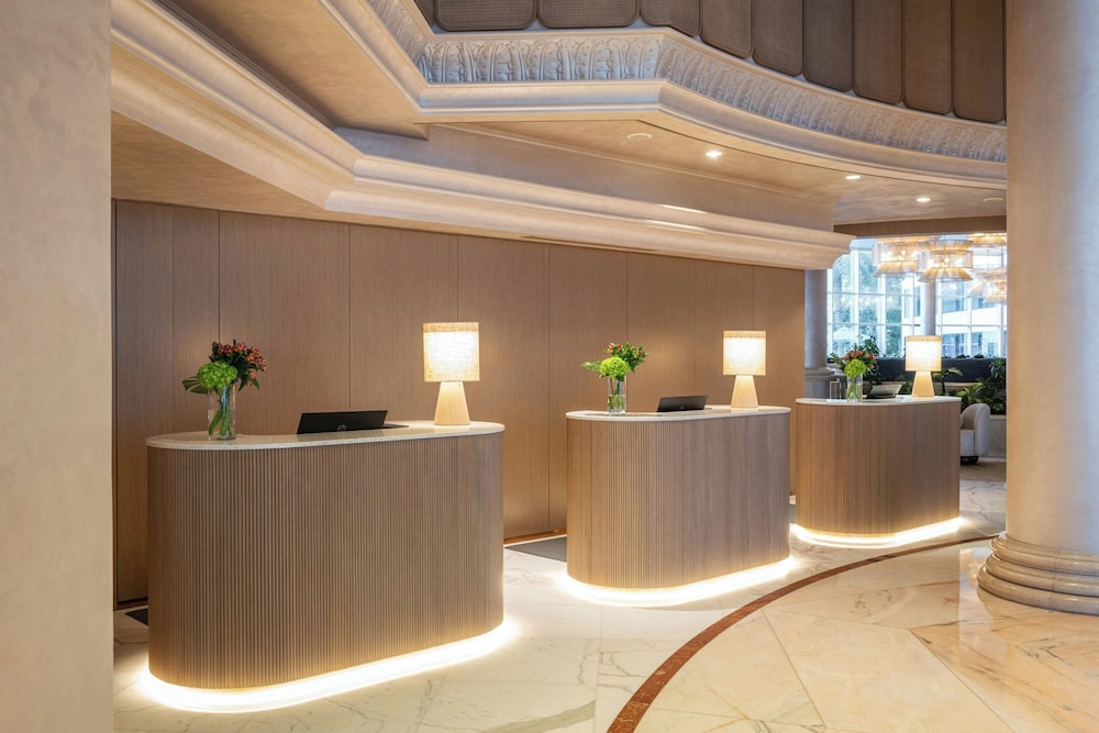 Sheraton Jumeirah Beach Resort — Hotel building in Dubai