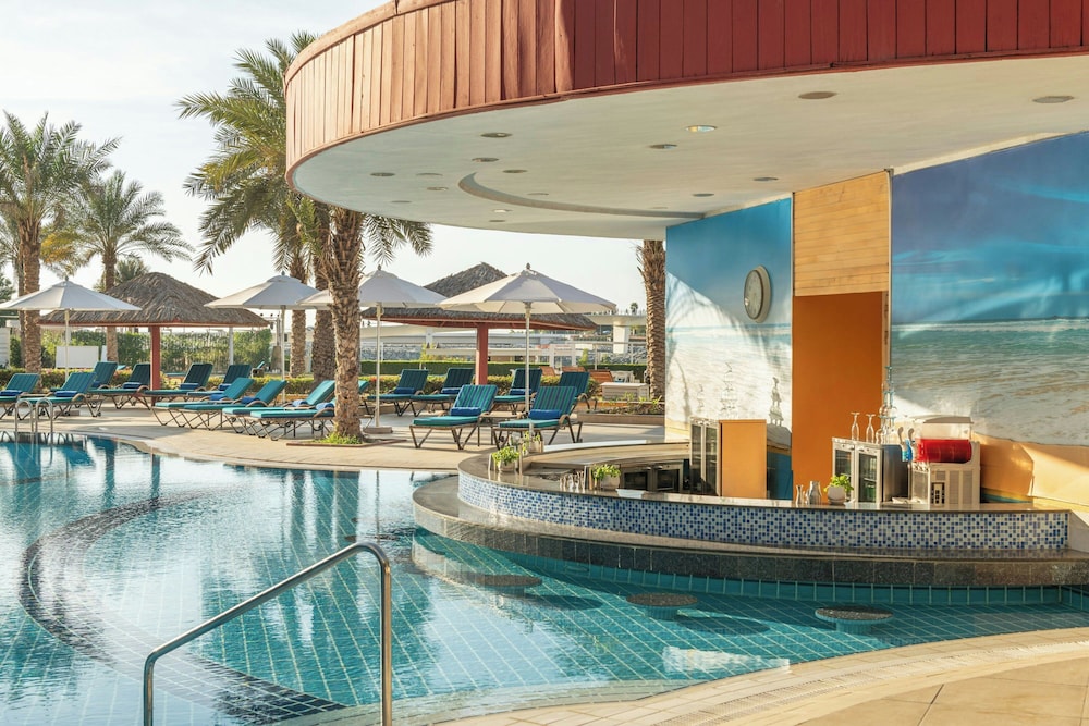 Sheraton Jumeirah Beach Resort — Swimming pool in Dubai