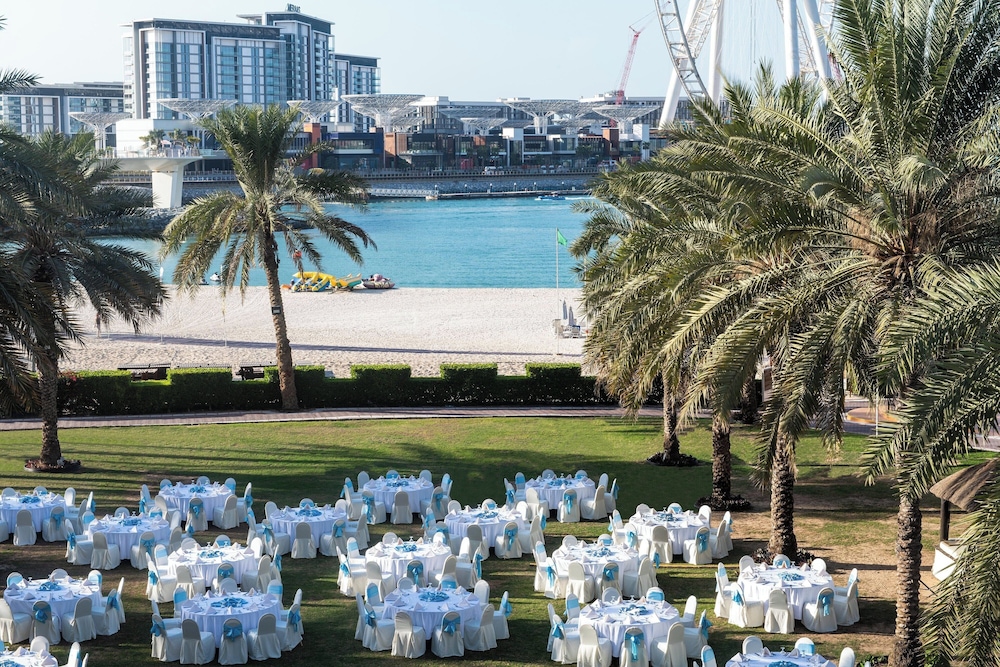 Sheraton Jumeirah Beach Resort — Hotel building in Dubai