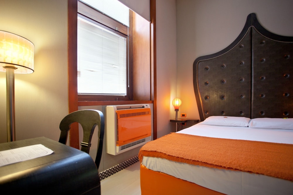 Orange Hotel — Hotel rooms in Rome, Lazio