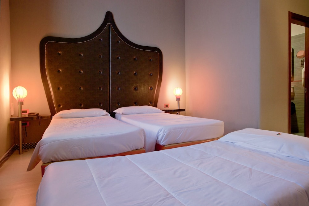 Orange Hotel — Hotel rooms in Rome, Lazio