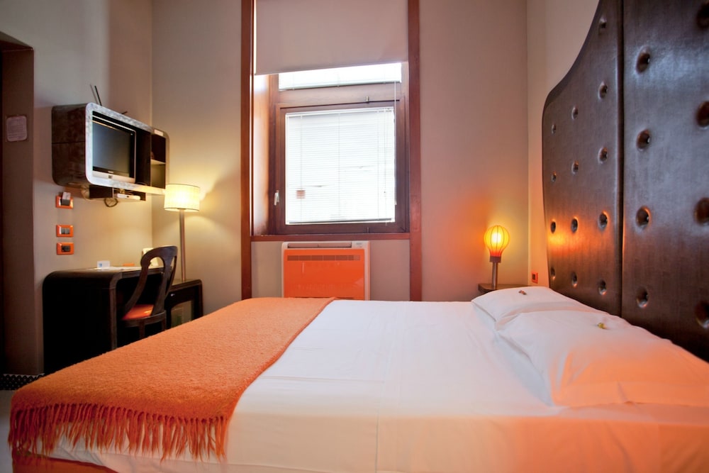 Orange Hotel — Hotel rooms in Rome, Lazio