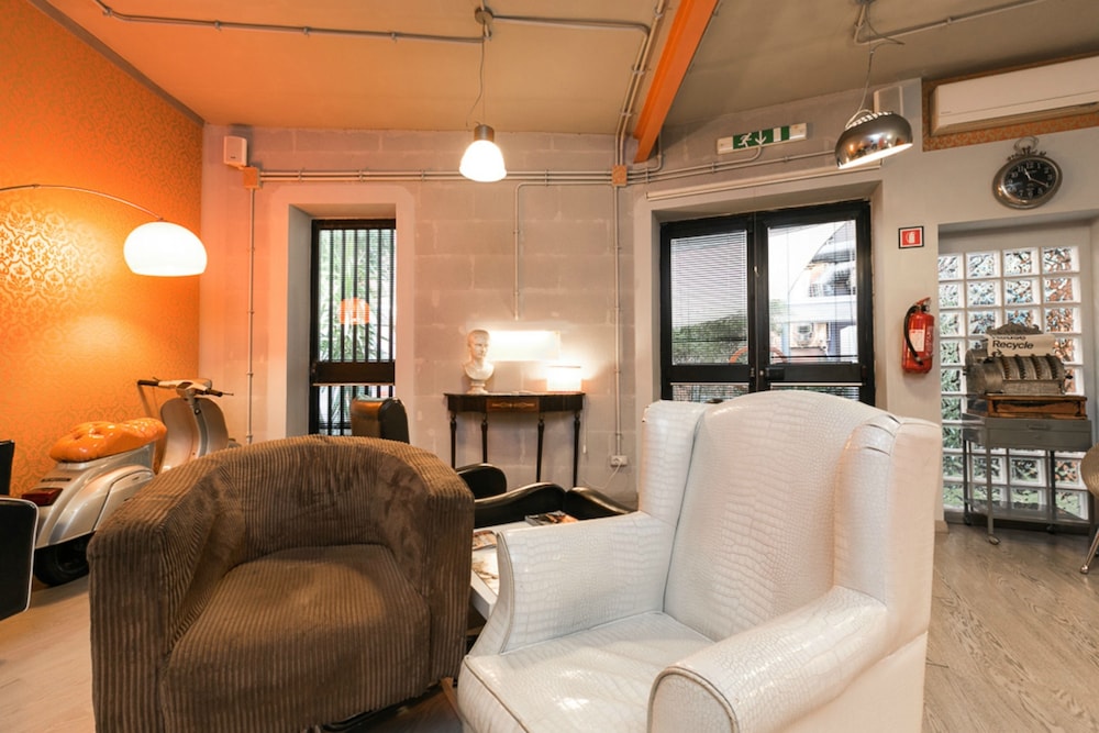 Orange Hotel — Hotel rooms in Rome, Lazio