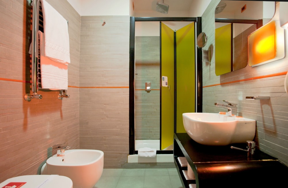 Orange Hotel — Hotel rooms in Rome, Lazio