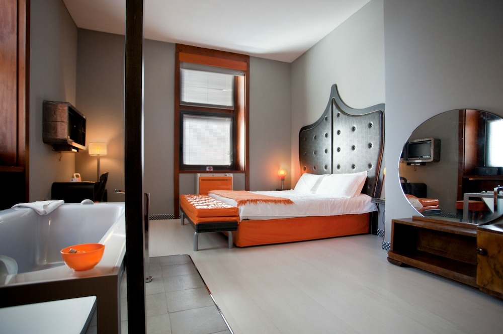 Orange Hotel — Hotel rooms in Rome, Lazio