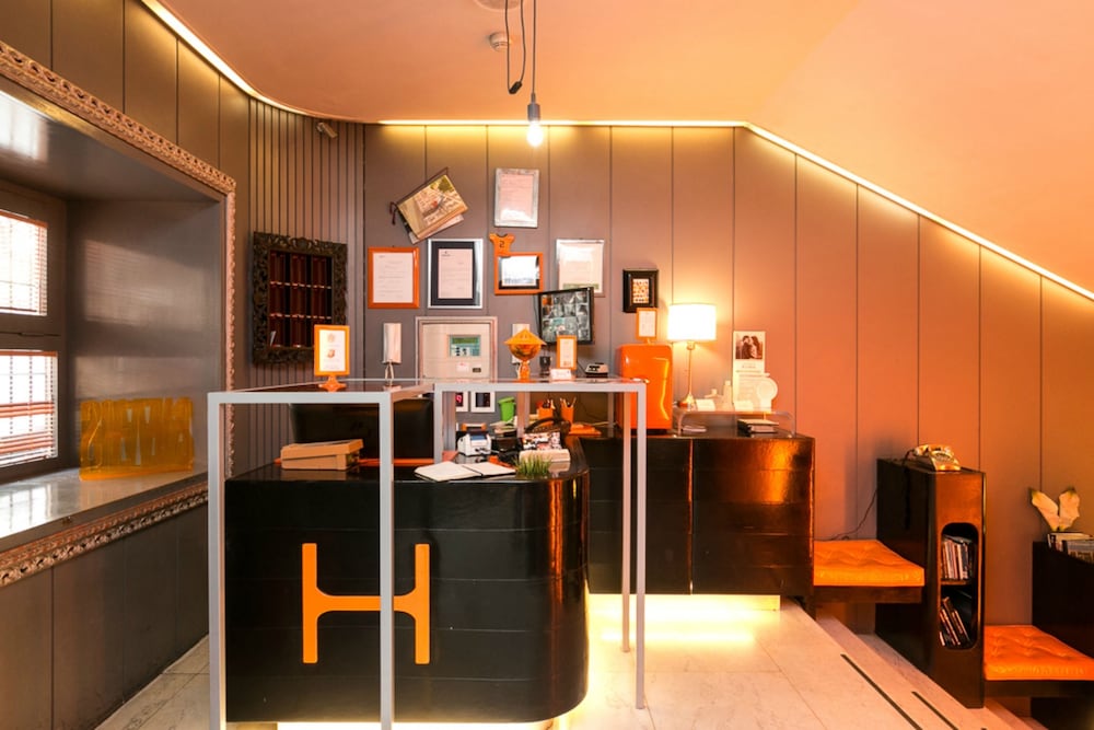 Orange Hotel — Hotel building in Rome, Lazio