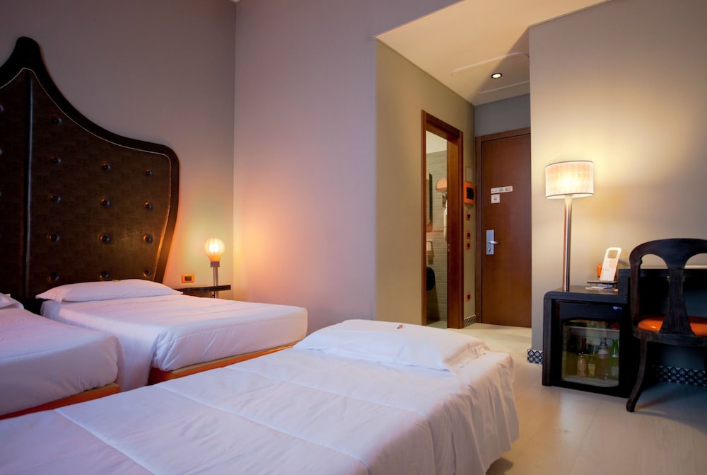 Orange Hotel — Hotel rooms in Rome, Lazio