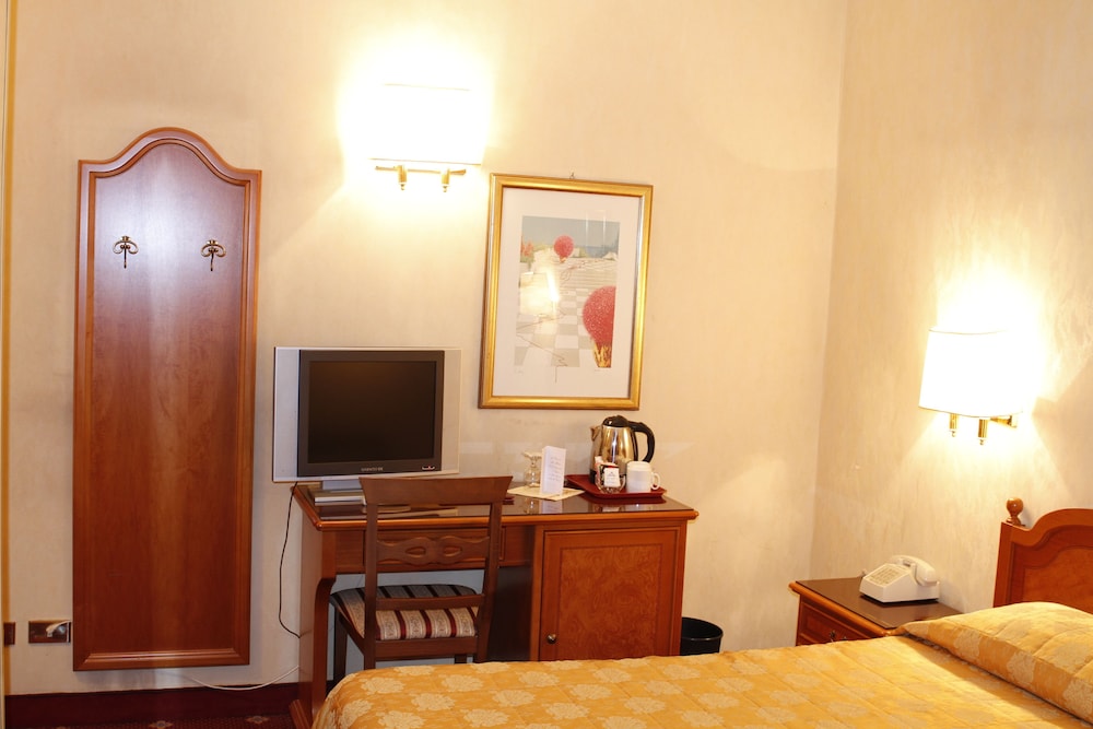 Pace Helvezia — Hotel rooms in Rome, Lazio