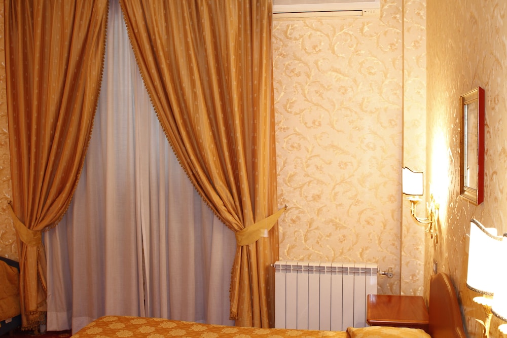 Pace Helvezia — Hotel rooms in Rome, Lazio