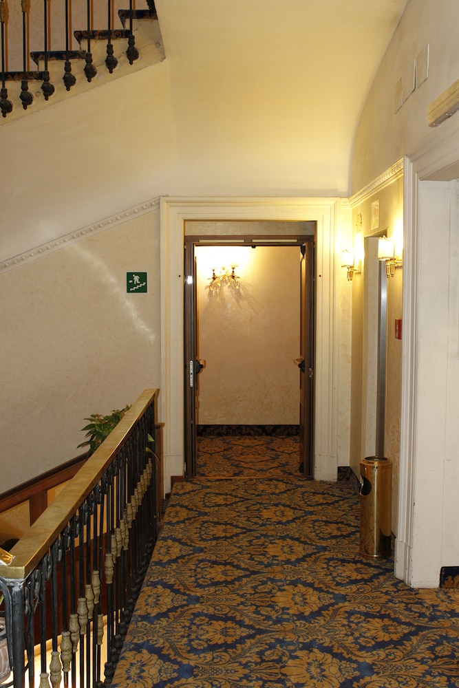 Pace Helvezia — Hotel building in Rome, Lazio
