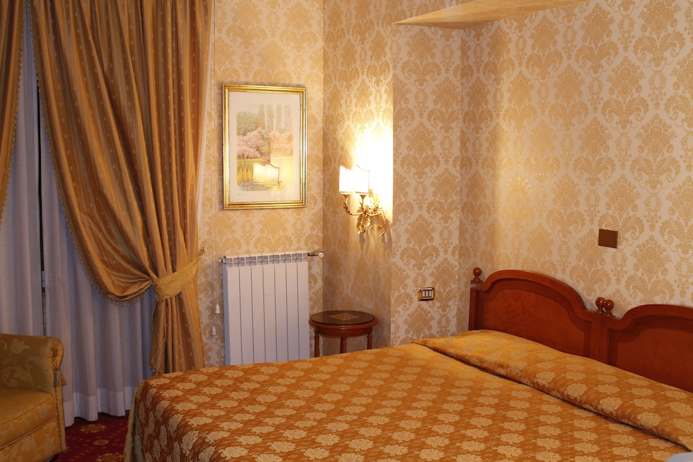 Pace Helvezia — Hotel rooms in Rome, Lazio