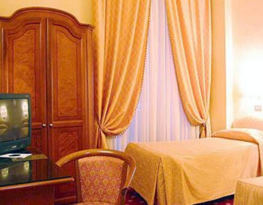Pace Helvezia — Hotel rooms in Rome, Lazio