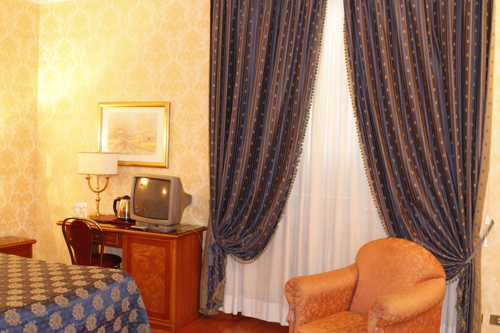 Pace Helvezia — Hotel rooms in Rome, Lazio
