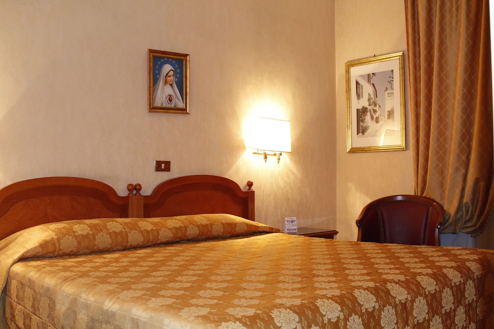 Pace Helvezia — Hotel rooms in Rome, Lazio