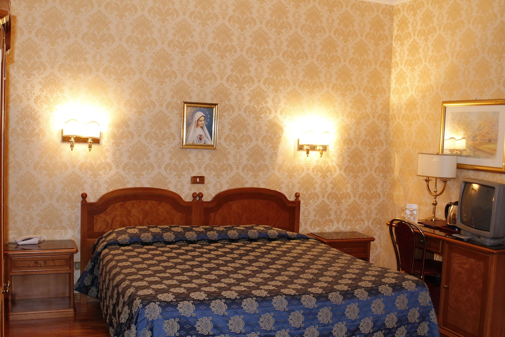 Pace Helvezia — Hotel rooms in Rome, Lazio