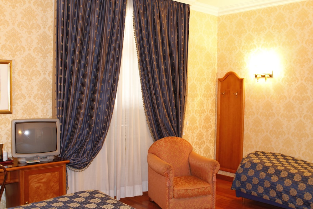 Pace Helvezia — Hotel rooms in Rome, Lazio