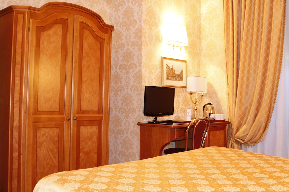 Pace Helvezia — Hotel rooms in Rome, Lazio