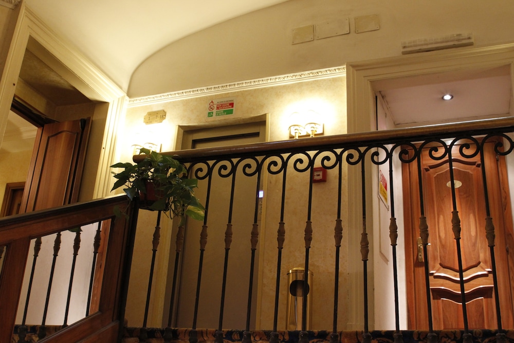 Pace Helvezia — Hotel building in Rome, Lazio