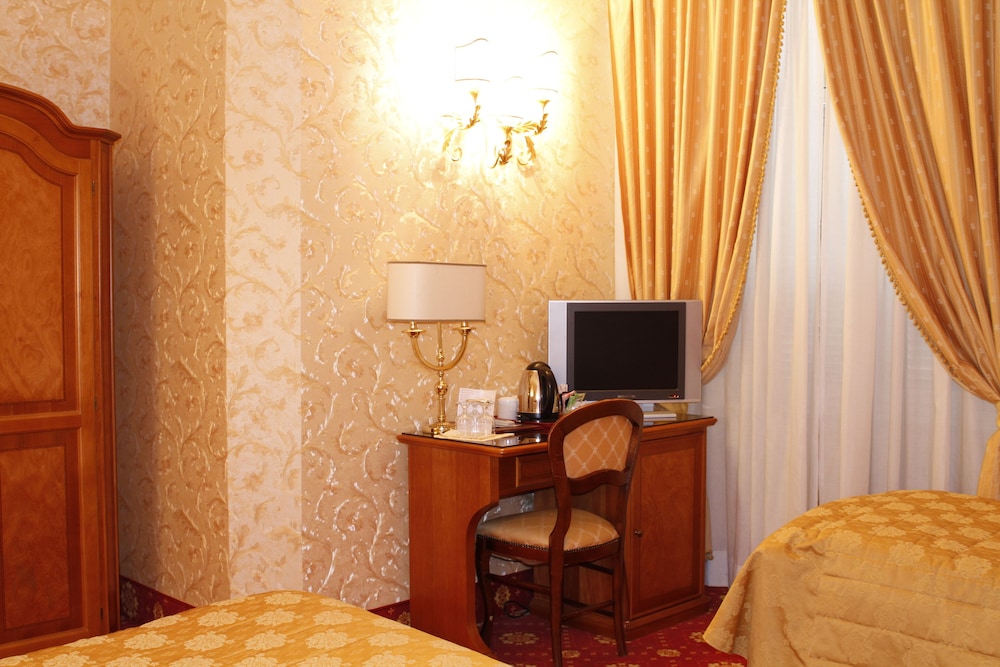 Pace Helvezia — Hotel rooms in Rome, Lazio