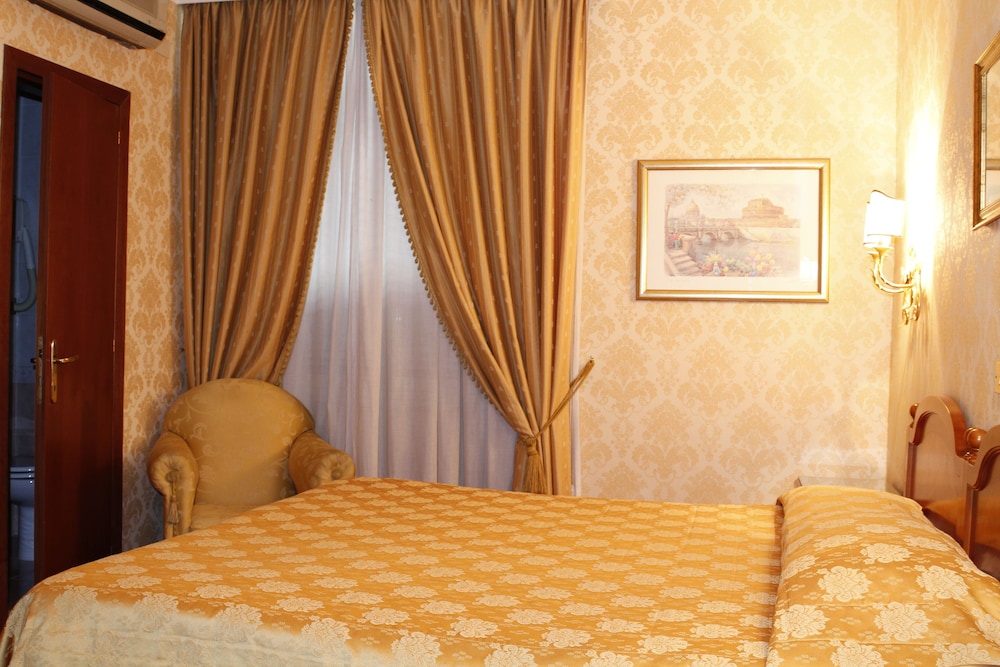 Pace Helvezia — Hotel rooms in Rome, Lazio
