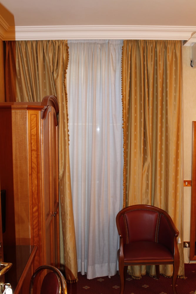 Pace Helvezia — Hotel rooms in Rome, Lazio