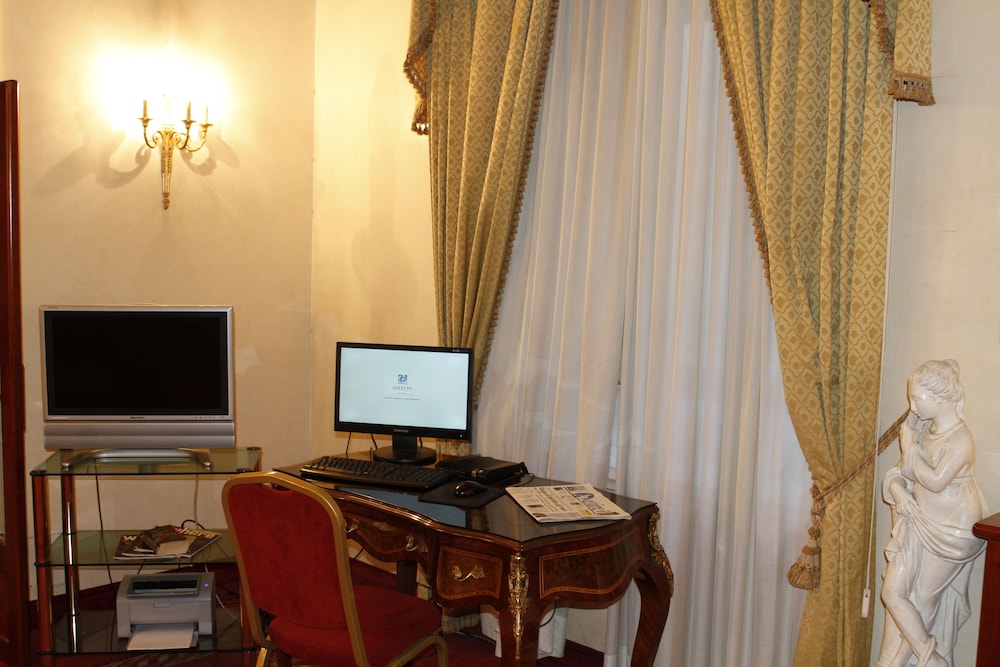 Pace Helvezia — Hotel rooms in Rome, Lazio