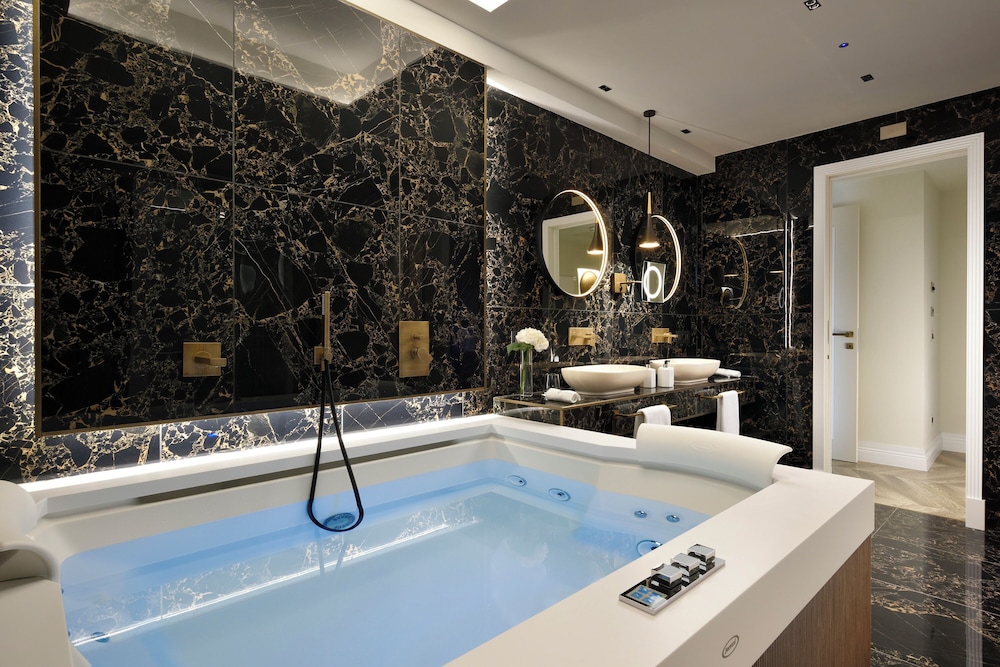 FH55 Grand Hotel Palatino — Spa in Rome, Lazio