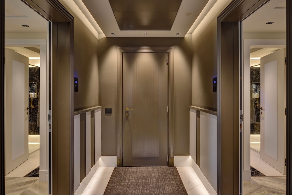 FH55 Grand Hotel Palatino — Hotel building in Rome, Lazio