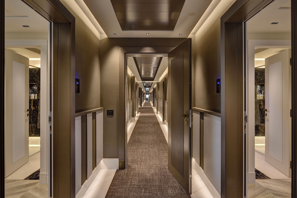 FH55 Grand Hotel Palatino — Hotel building in Rome, Lazio