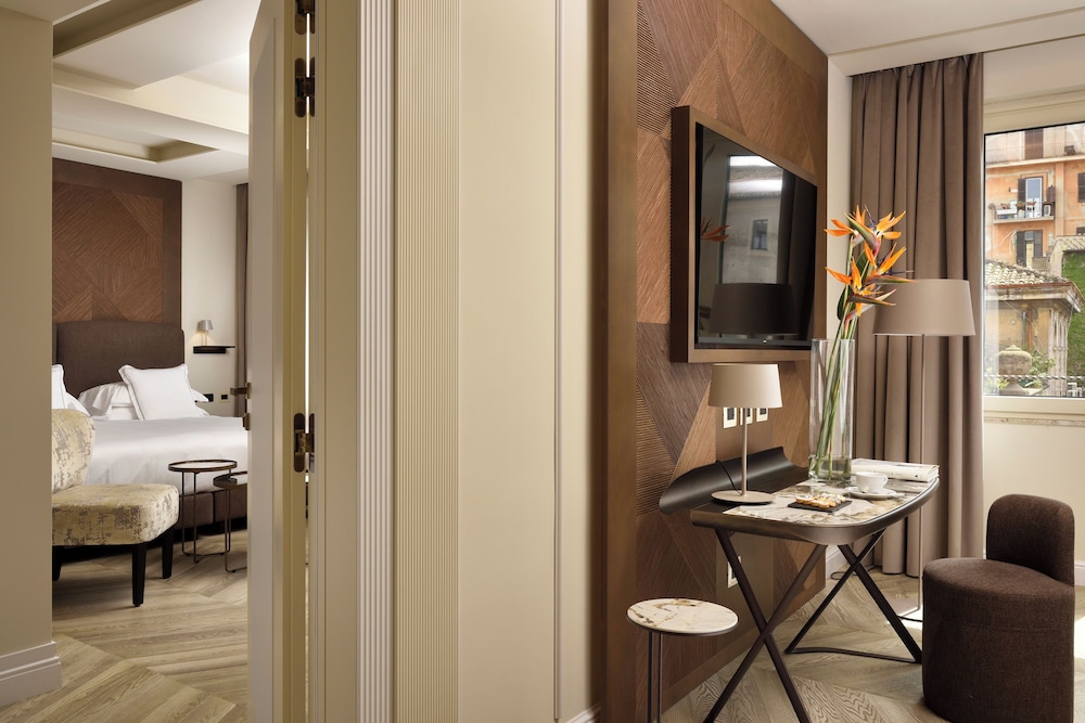 FH55 Grand Hotel Palatino — Hotel rooms in Rome, Lazio