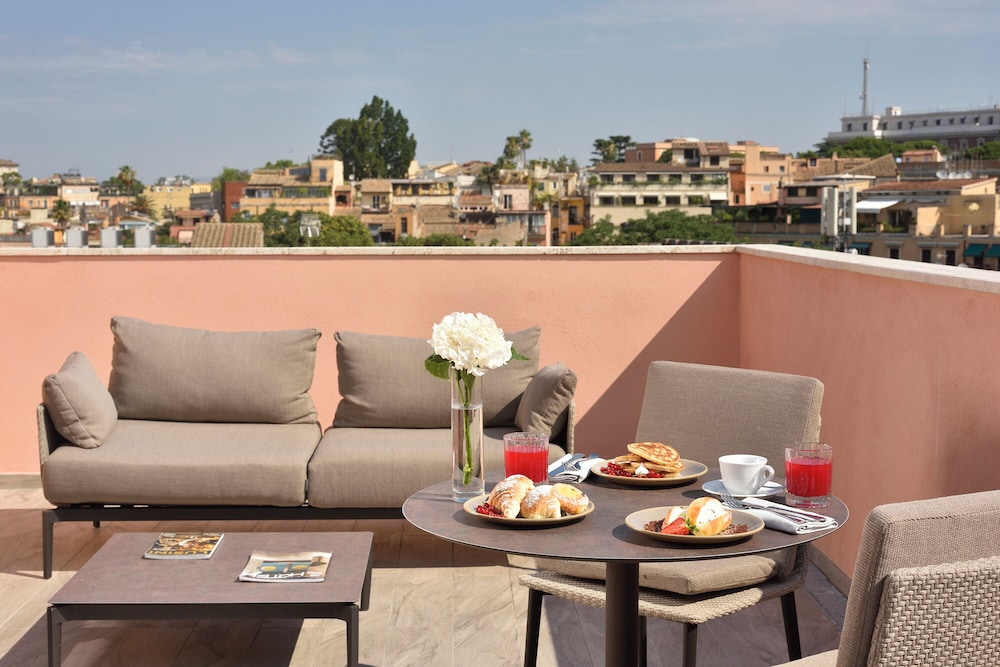 FH55 Grand Hotel Palatino — Restaurant & bars in Rome, Lazio