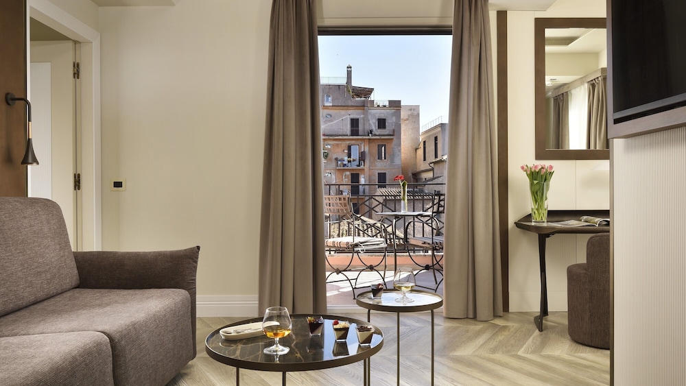 FH55 Grand Hotel Palatino — Hotel rooms in Rome, Lazio