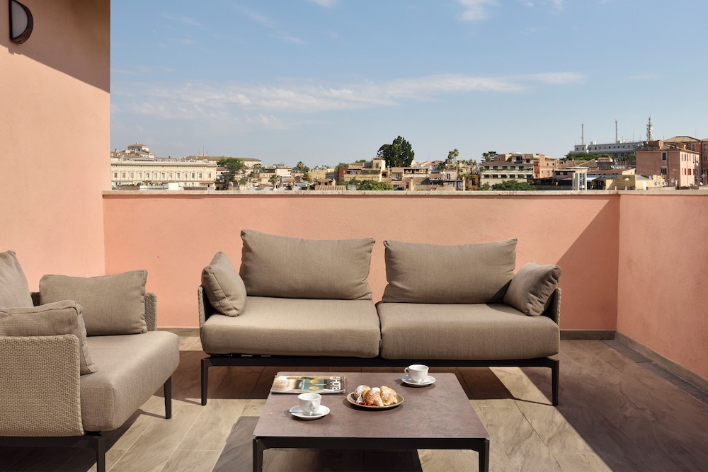FH55 Grand Hotel Palatino — Hotel building in Rome, Lazio