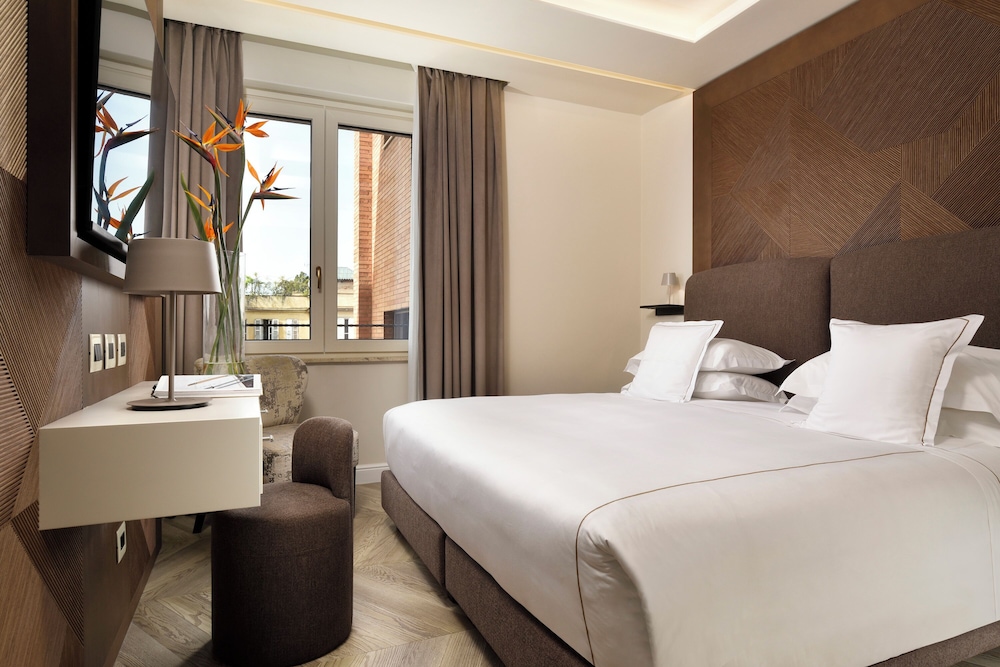 FH55 Grand Hotel Palatino — Hotel rooms in Rome, Lazio