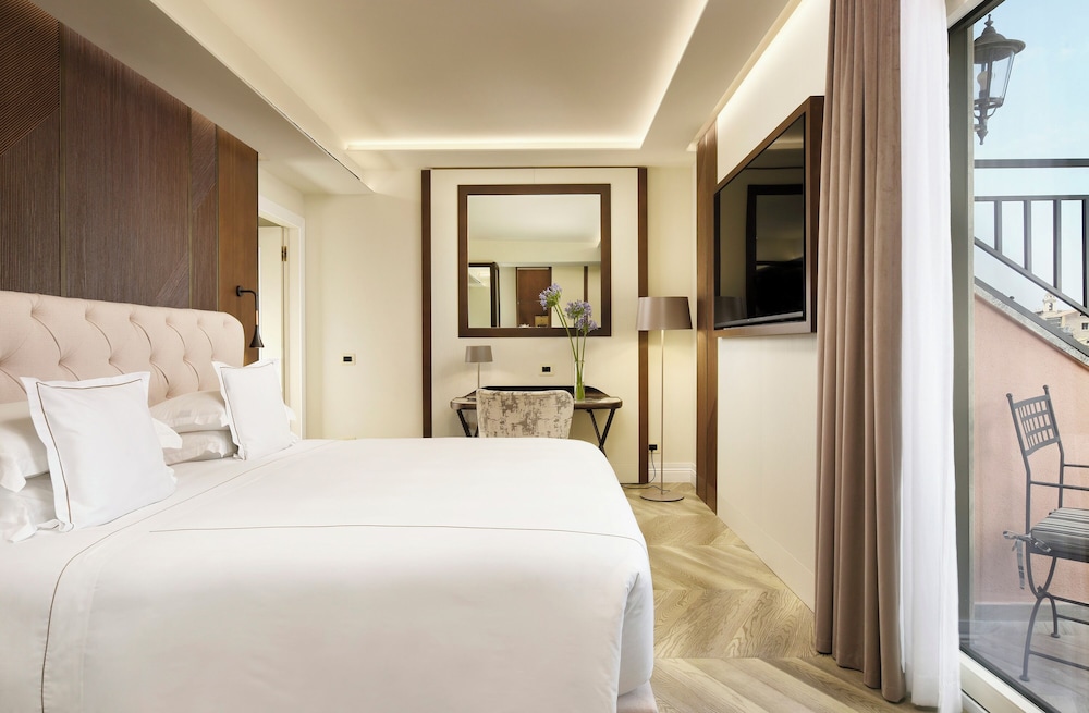 FH55 Grand Hotel Palatino — Hotel rooms in Rome, Lazio