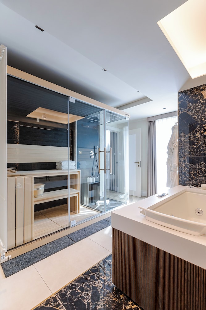 FH55 Grand Hotel Palatino — Spa in Rome, Lazio