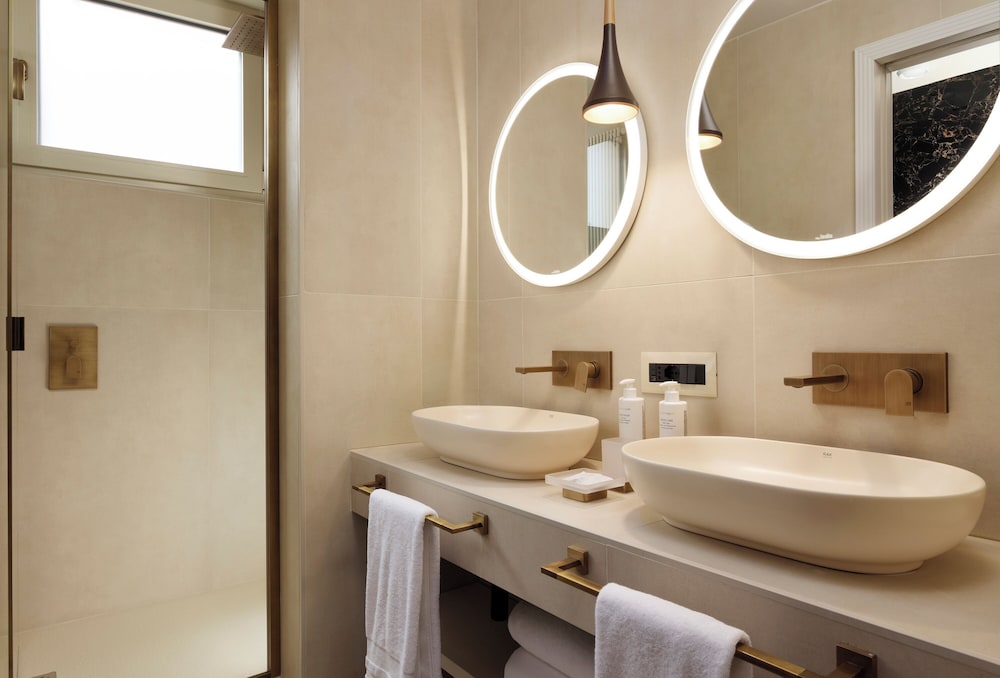 FH55 Grand Hotel Palatino — Hotel rooms in Rome, Lazio