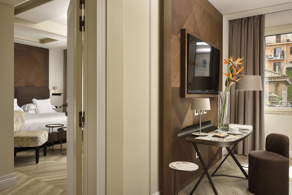 FH55 Grand Hotel Palatino — Hotel rooms in Rome, Lazio