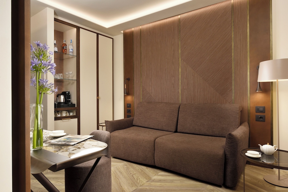 FH55 Grand Hotel Palatino — Hotel rooms in Rome, Lazio
