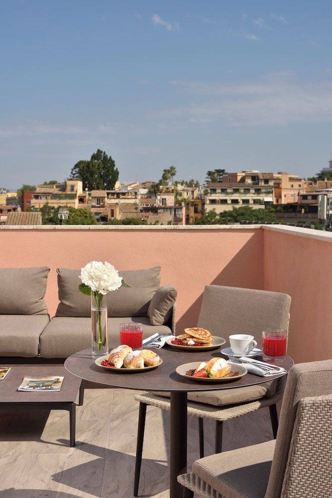 FH55 Grand Hotel Palatino — Restaurant & bars in Rome, Lazio