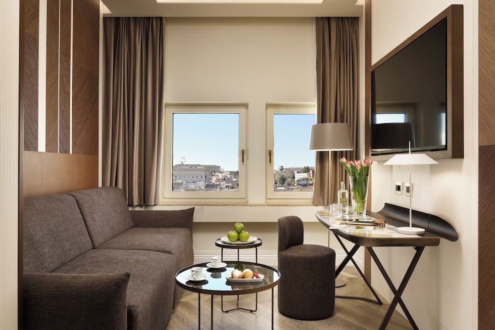FH55 Grand Hotel Palatino — Hotel rooms in Rome, Lazio