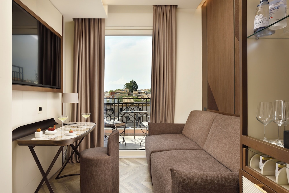 FH55 Grand Hotel Palatino — Hotel rooms in Rome, Lazio